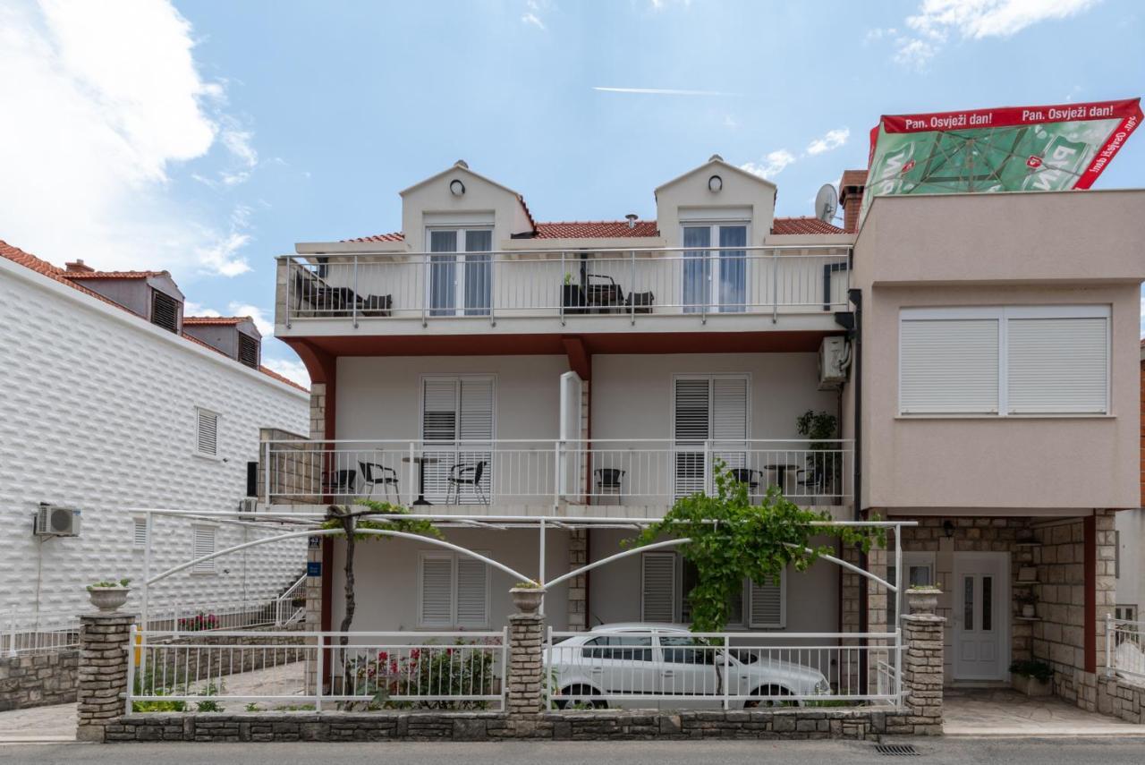 Studio Apartment Boksic Mlini Luaran gambar