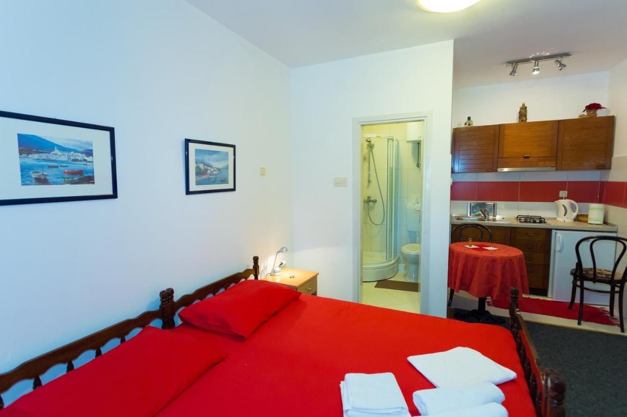 Studio Apartment Boksic Mlini Luaran gambar