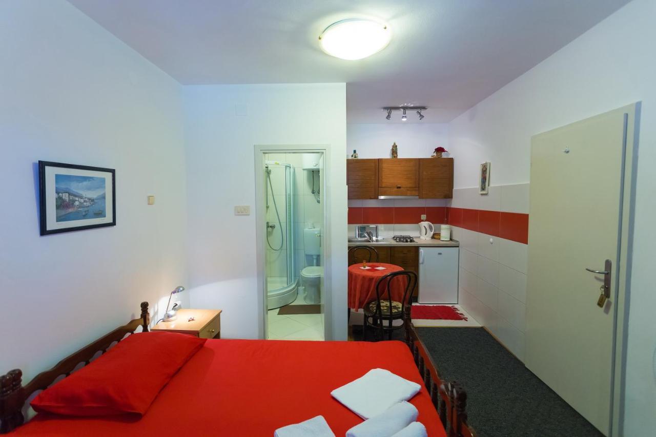 Studio Apartment Boksic Mlini Luaran gambar