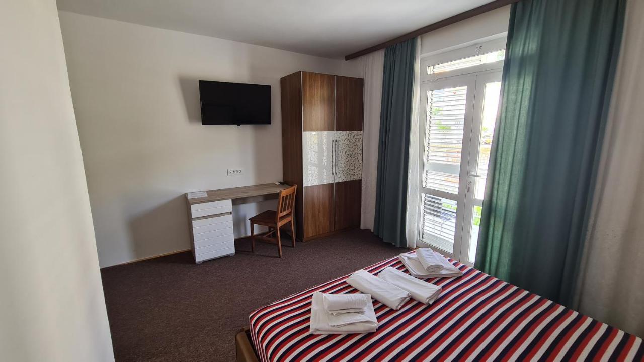 Studio Apartment Boksic Mlini Luaran gambar