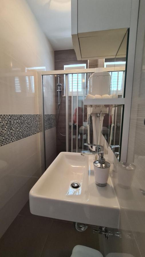 Studio Apartment Boksic Mlini Luaran gambar
